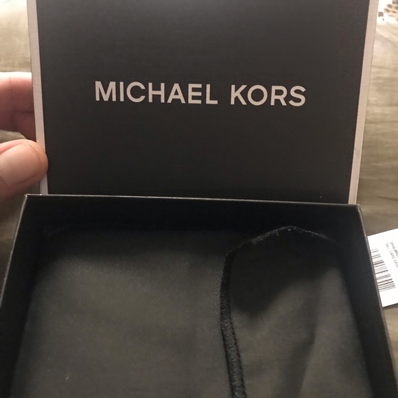 🚨SOLD🚨 Auth Michael Kors Wallet - Picture 3 of 5